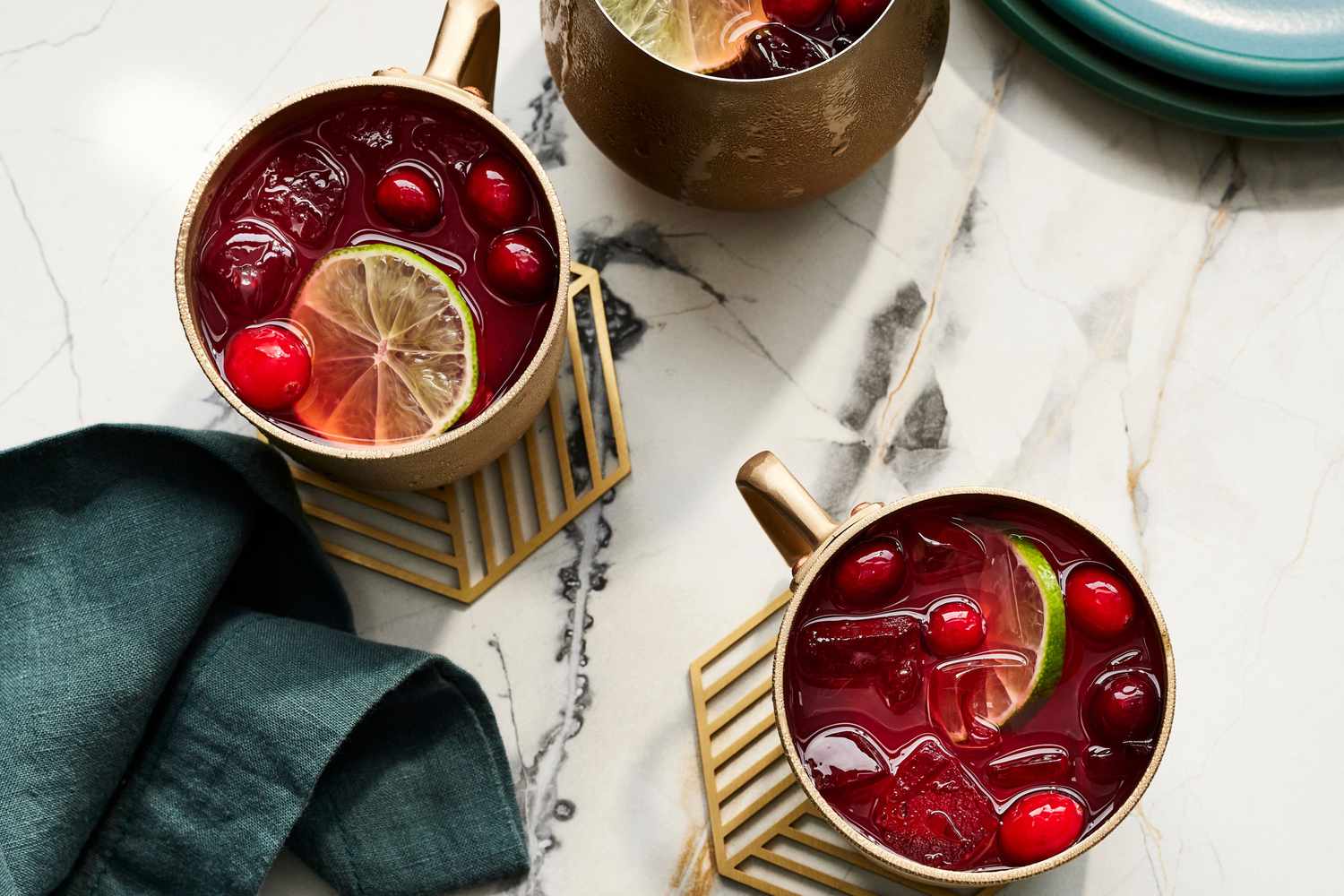 Sweet & Tart Cranberry Moscow Mule: Easy Recipe for Festive Sips